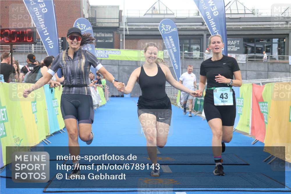 11.08.2024 - GEWOBA Citytriathlon Bremen Lena Gebhardt http://msf.ph/oto/6789143 11.08.2024 11:25:50 Ziel 36, 43, 70 meine-sportfotos.de