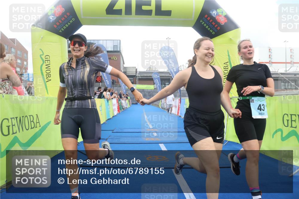 11.08.2024 - GEWOBA Citytriathlon Bremen Lena Gebhardt http://msf.ph/oto/6789155 11.08.2024 11:25:51 Ziel 36, 43, 70 meine-sportfotos.de