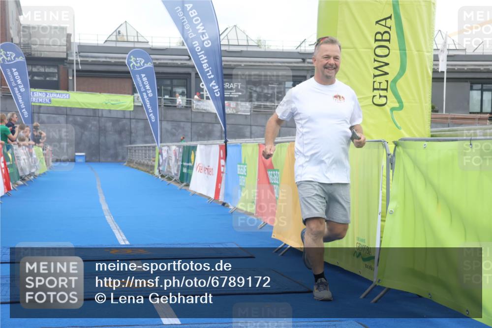 11.08.2024 - GEWOBA Citytriathlon Bremen Lena Gebhardt http://msf.ph/oto/6789172 11.08.2024 11:25:55 Ziel 14, 43 meine-sportfotos.de