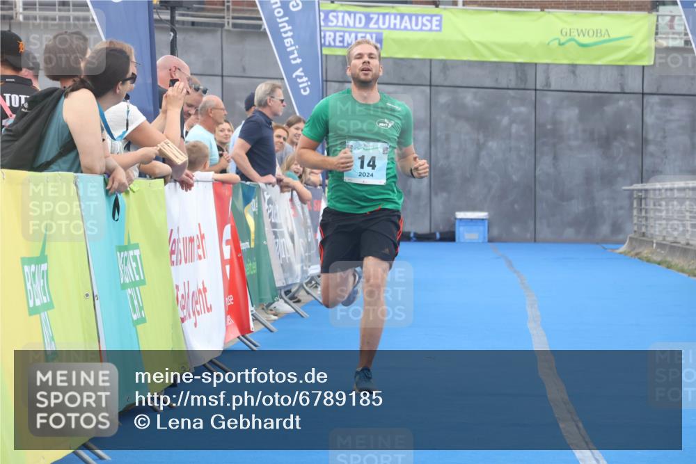 11.08.2024 - GEWOBA Citytriathlon Bremen Lena Gebhardt http://msf.ph/oto/6789185 11.08.2024 11:26:03 Ziel 14 meine-sportfotos.de