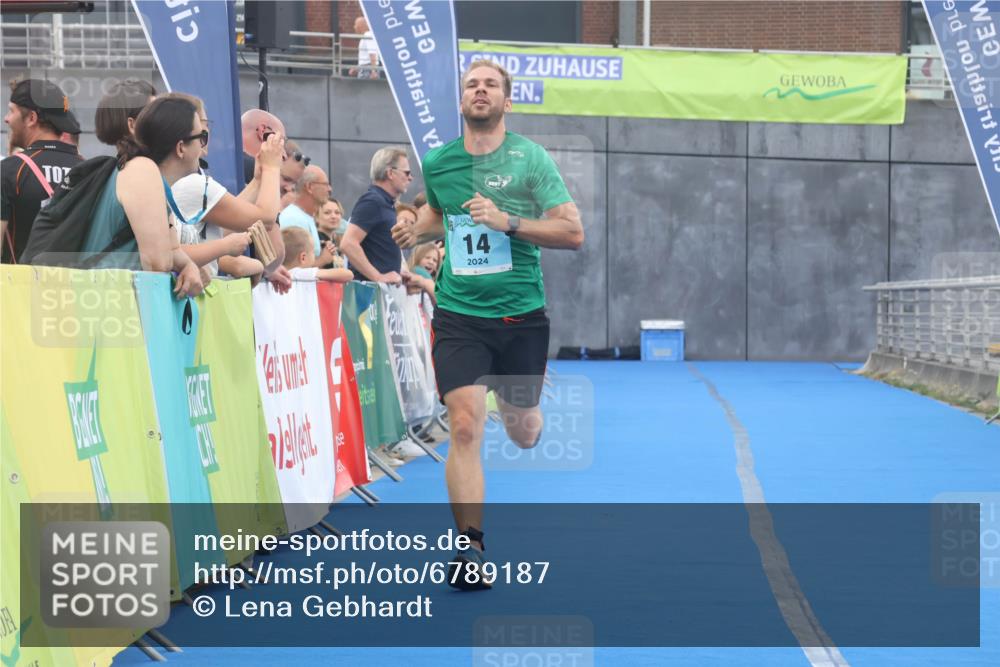 11.08.2024 - GEWOBA Citytriathlon Bremen Lena Gebhardt http://msf.ph/oto/6789187 11.08.2024 11:26:04 Ziel 14 meine-sportfotos.de