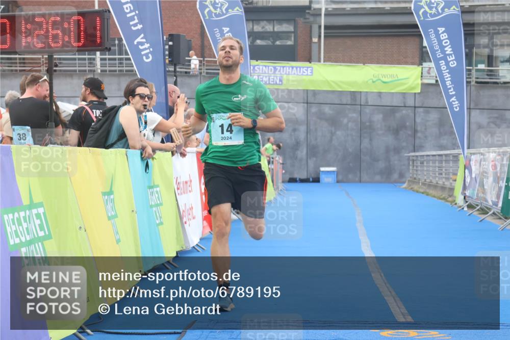 11.08.2024 - GEWOBA Citytriathlon Bremen Lena Gebhardt http://msf.ph/oto/6789195 11.08.2024 11:26:04 Ziel 14 meine-sportfotos.de