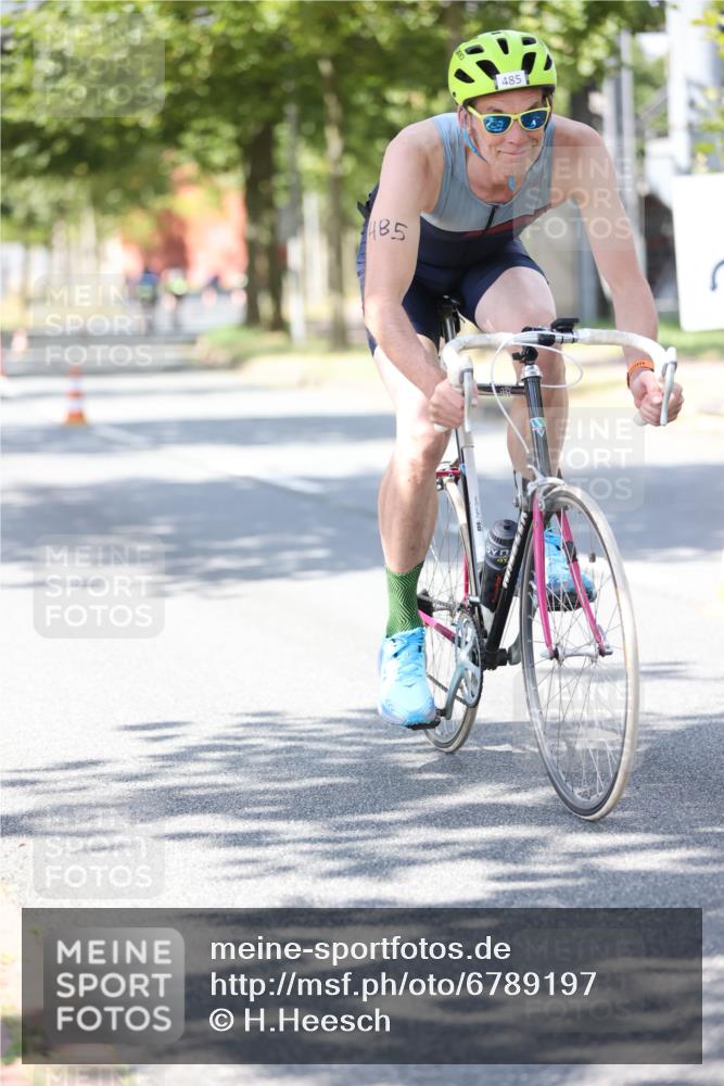 11.08.2024 - GEWOBA Citytriathlon Bremen H.Heesch http://msf.ph/oto/6789197 11.08.2024 13:15:45 Radfahren 358, 361, 421, 433, 445, 485, 503, 512, 524, 536, xxx, 665 meine-sportfotos.de