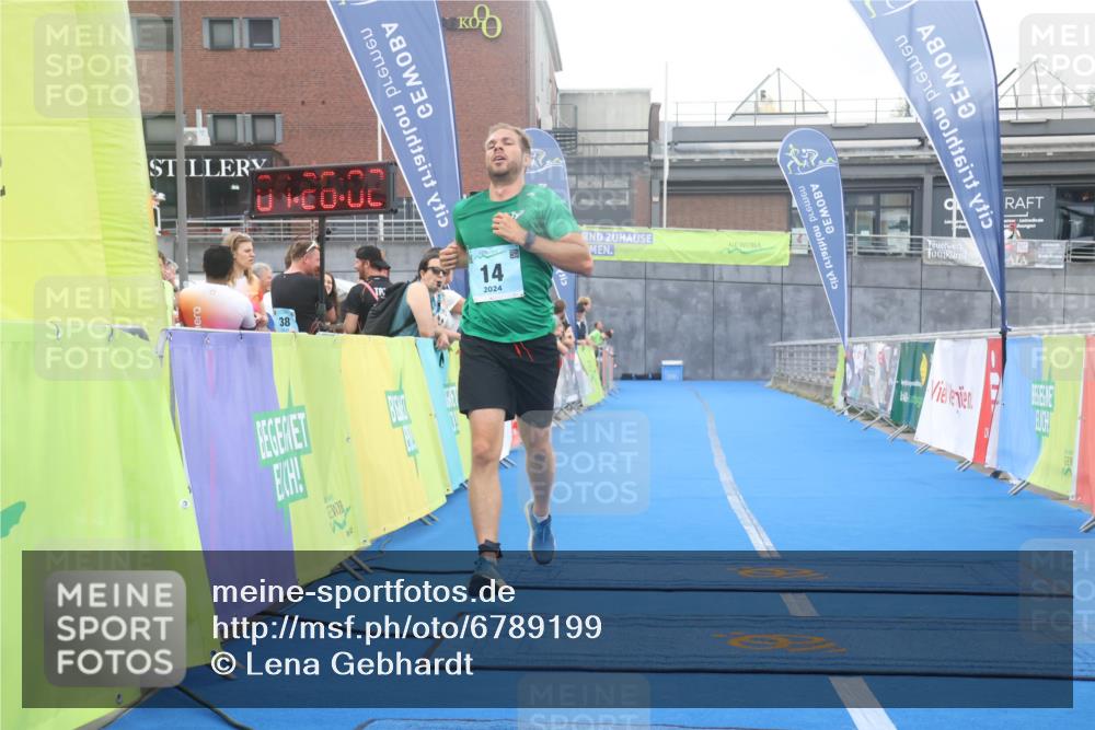 11.08.2024 - GEWOBA Citytriathlon Bremen Lena Gebhardt http://msf.ph/oto/6789199 11.08.2024 11:26:05 Ziel 14 meine-sportfotos.de