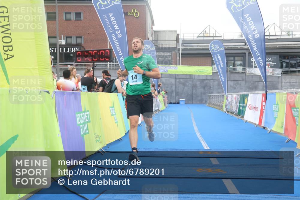 11.08.2024 - GEWOBA Citytriathlon Bremen Lena Gebhardt http://msf.ph/oto/6789201 11.08.2024 11:26:05 Ziel 14 meine-sportfotos.de