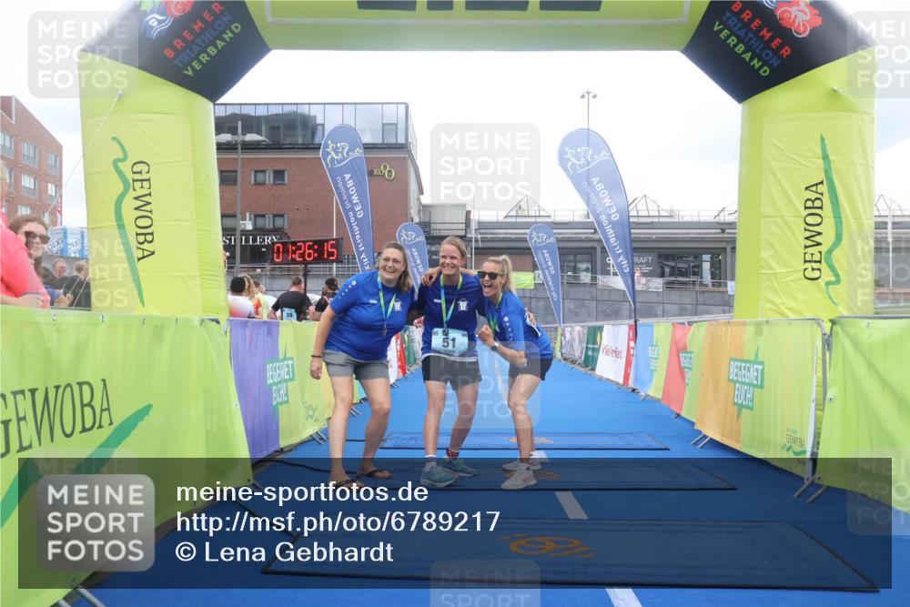 11.08.2024 - GEWOBA Citytriathlon Bremen Lena Gebhardt http://msf.ph/oto/6789217 11.08.2024 11:26:18 Ziel  meine-sportfotos.de