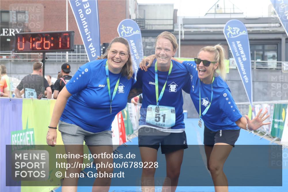 11.08.2024 - GEWOBA Citytriathlon Bremen Lena Gebhardt http://msf.ph/oto/6789228 11.08.2024 11:26:20 Ziel  meine-sportfotos.de
