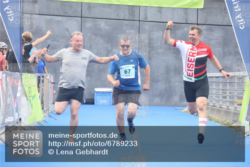 11.08.2024 - GEWOBA Citytriathlon Bremen Lena Gebhardt http://msf.ph/oto/6789233 11.08.2024 11:26:31 Ziel 67 meine-sportfotos.de
