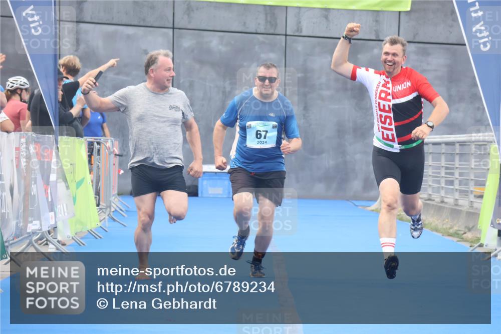 11.08.2024 - GEWOBA Citytriathlon Bremen Lena Gebhardt http://msf.ph/oto/6789234 11.08.2024 11:26:31 Ziel 67 meine-sportfotos.de