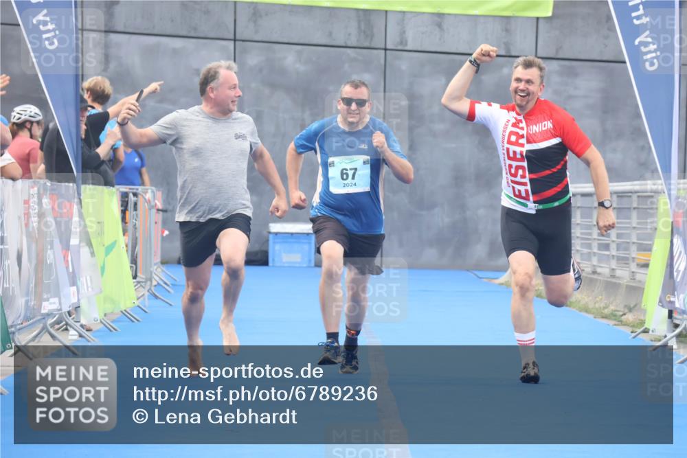 11.08.2024 - GEWOBA Citytriathlon Bremen Lena Gebhardt http://msf.ph/oto/6789236 11.08.2024 11:26:32 Ziel 67 meine-sportfotos.de