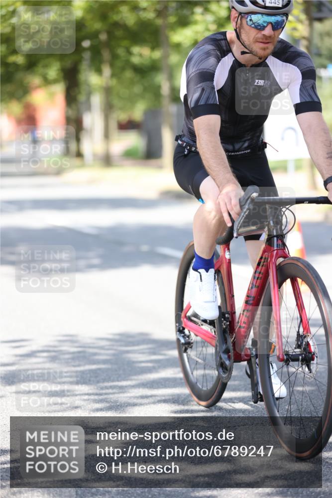 11.08.2024 - GEWOBA Citytriathlon Bremen H.Heesch http://msf.ph/oto/6789247 11.08.2024 13:15:47 Radfahren 358, 361, 421, 445, 485, 503, 512, 524, 536, xxx, 665 meine-sportfotos.de