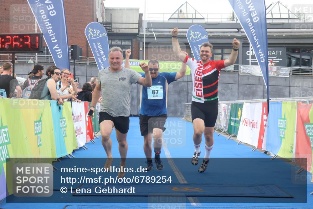 11.08.2024 - GEWOBA Citytriathlon Bremen Lena Gebhardt http://msf.ph/oto/6789254 11.08.2024 11:26:34 Ziel 67 meine-sportfotos.de
