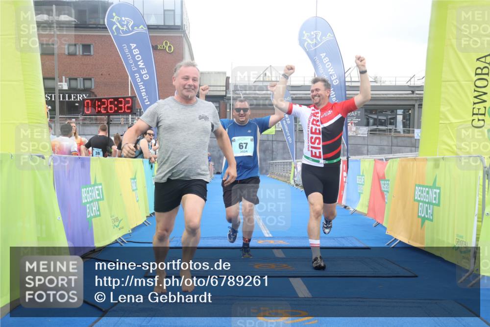 11.08.2024 - GEWOBA Citytriathlon Bremen Lena Gebhardt http://msf.ph/oto/6789261 11.08.2024 11:26:35 Ziel 67 meine-sportfotos.de