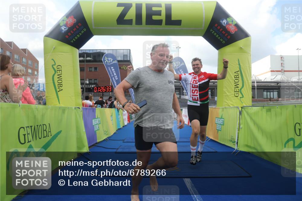 11.08.2024 - GEWOBA Citytriathlon Bremen Lena Gebhardt http://msf.ph/oto/6789266 11.08.2024 11:26:36 Ziel 67 meine-sportfotos.de