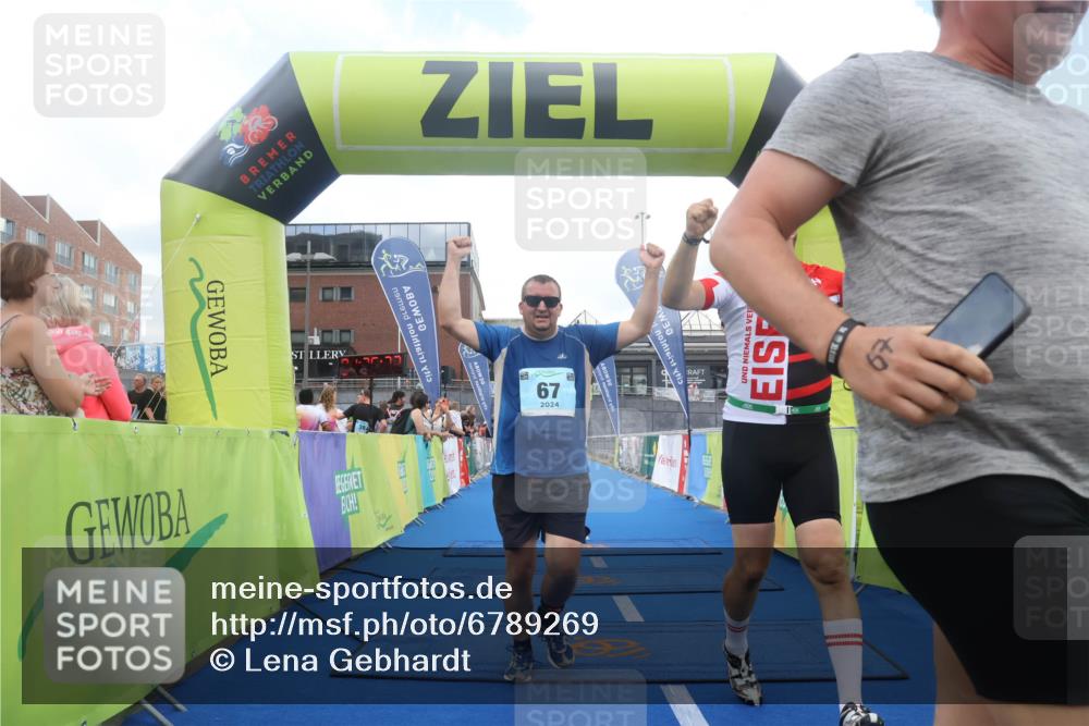 11.08.2024 - GEWOBA Citytriathlon Bremen Lena Gebhardt http://msf.ph/oto/6789269 11.08.2024 11:26:36 Ziel 67 meine-sportfotos.de