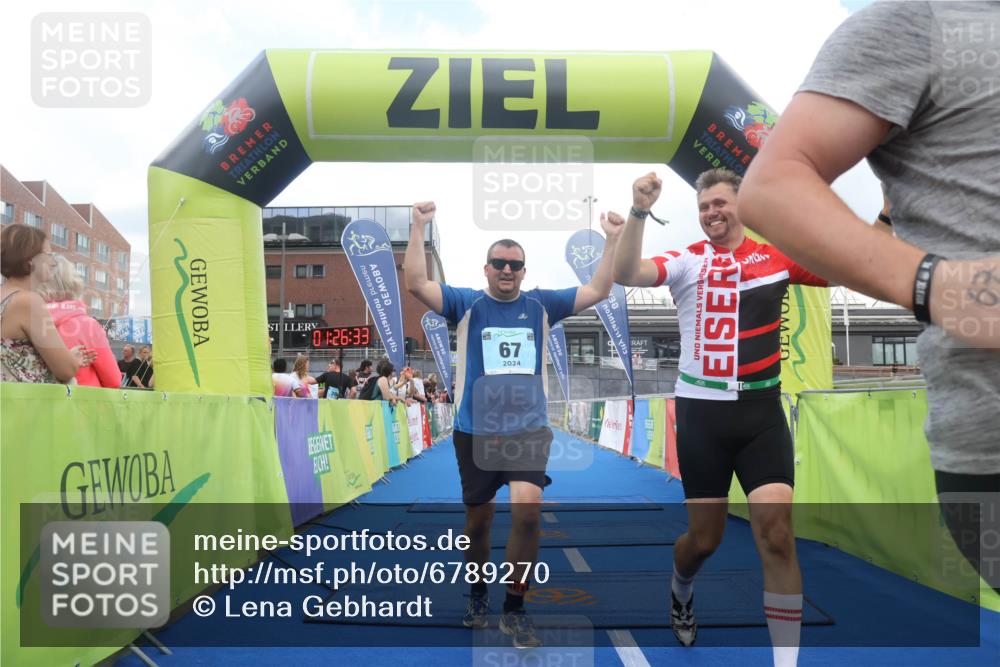 11.08.2024 - GEWOBA Citytriathlon Bremen Lena Gebhardt http://msf.ph/oto/6789270 11.08.2024 11:26:36 Ziel 67 meine-sportfotos.de