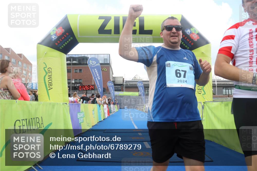 11.08.2024 - GEWOBA Citytriathlon Bremen Lena Gebhardt http://msf.ph/oto/6789279 11.08.2024 11:26:37 Ziel 67 meine-sportfotos.de