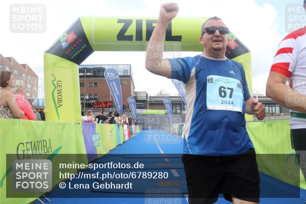 11.08.2024 - GEWOBA Citytriathlon Bremen Lena Gebhardt http://msf.ph/oto/6789280 11.08.2024 11:26:37 Ziel 67 meine-sportfotos.de