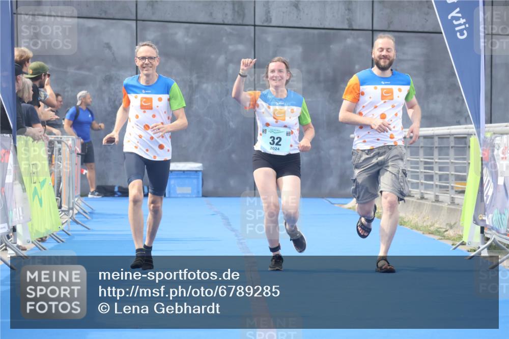11.08.2024 - GEWOBA Citytriathlon Bremen Lena Gebhardt http://msf.ph/oto/6789285 11.08.2024 11:26:57 Ziel 32 meine-sportfotos.de