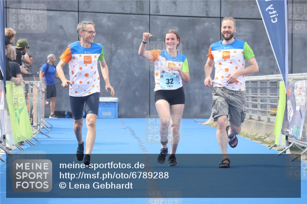 11.08.2024 - GEWOBA Citytriathlon Bremen Lena Gebhardt http://msf.ph/oto/6789288 11.08.2024 11:26:58 Ziel 32 meine-sportfotos.de