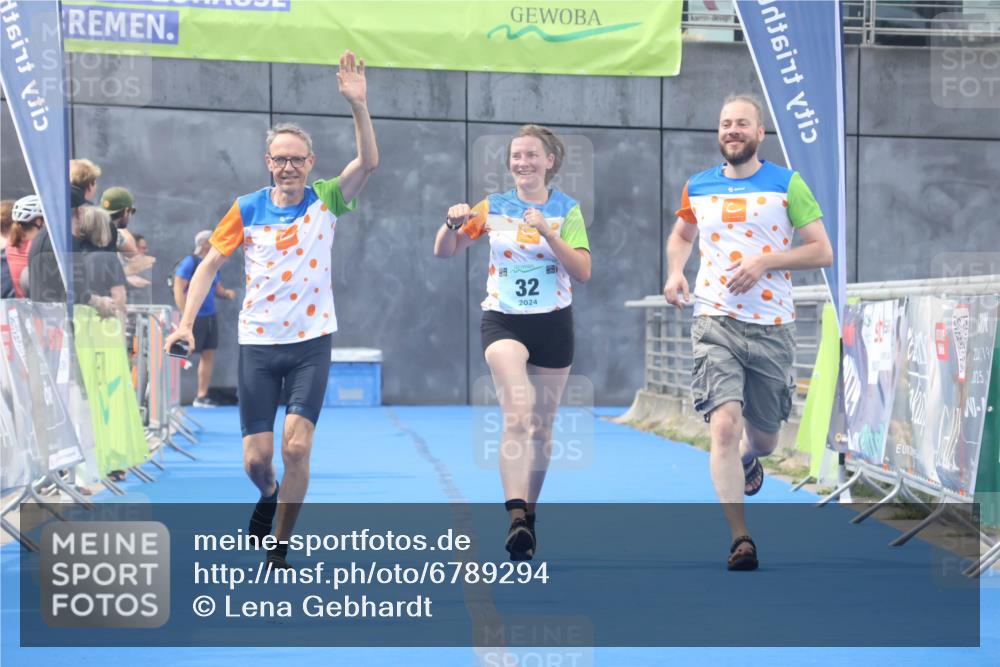 11.08.2024 - GEWOBA Citytriathlon Bremen Lena Gebhardt http://msf.ph/oto/6789294 11.08.2024 11:26:59 Ziel 32 meine-sportfotos.de