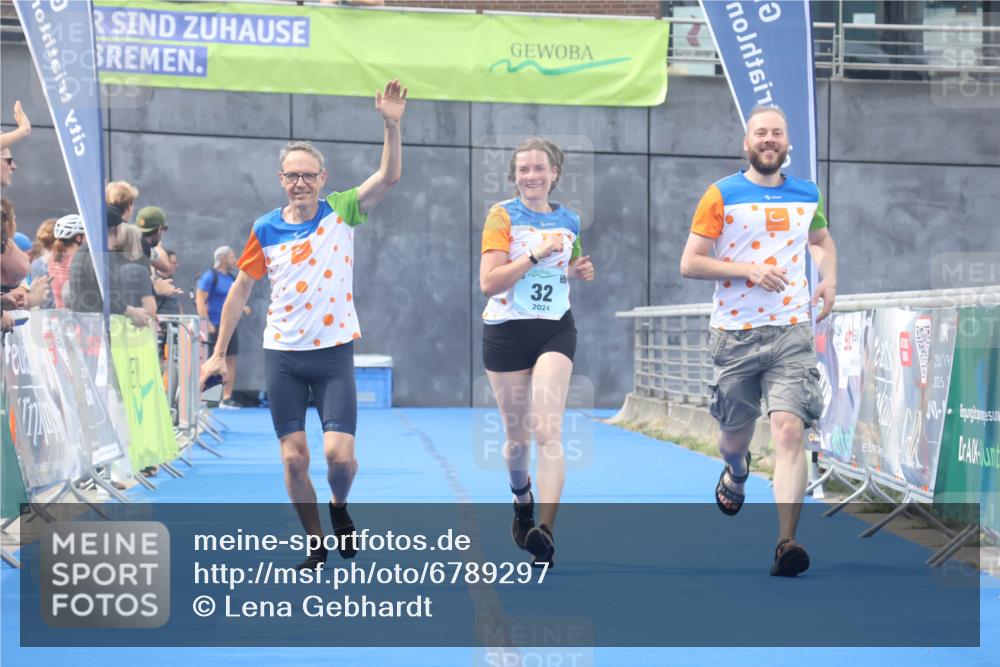 11.08.2024 - GEWOBA Citytriathlon Bremen Lena Gebhardt http://msf.ph/oto/6789297 11.08.2024 11:26:59 Ziel 32 meine-sportfotos.de