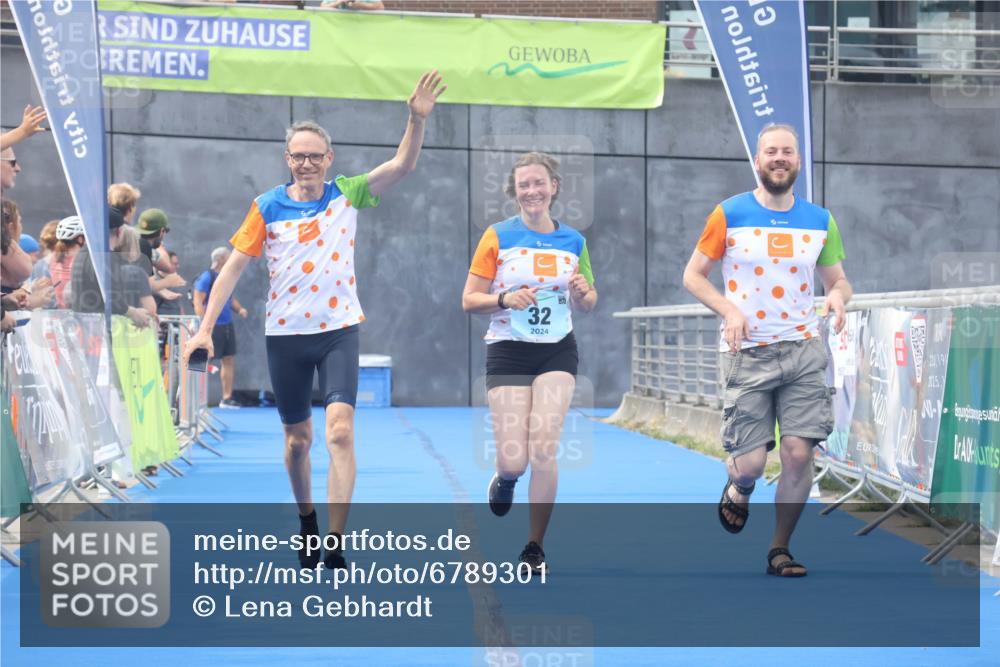 11.08.2024 - GEWOBA Citytriathlon Bremen Lena Gebhardt http://msf.ph/oto/6789301 11.08.2024 11:26:59 Ziel 32 meine-sportfotos.de
