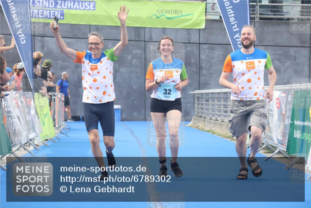 11.08.2024 - GEWOBA Citytriathlon Bremen Lena Gebhardt http://msf.ph/oto/6789302 11.08.2024 11:27:00 Ziel 32 meine-sportfotos.de
