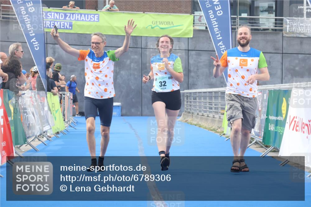 11.08.2024 - GEWOBA Citytriathlon Bremen Lena Gebhardt http://msf.ph/oto/6789306 11.08.2024 11:27:00 Ziel 32 meine-sportfotos.de