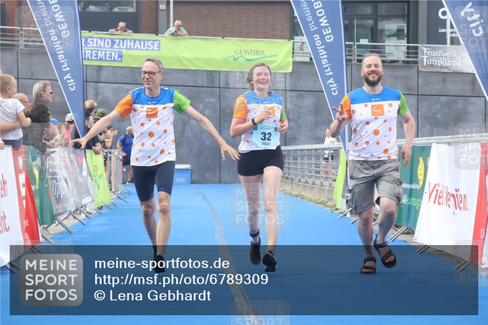 11.08.2024 - GEWOBA Citytriathlon Bremen Lena Gebhardt http://msf.ph/oto/6789309 11.08.2024 11:27:01 Ziel 32, 44 meine-sportfotos.de