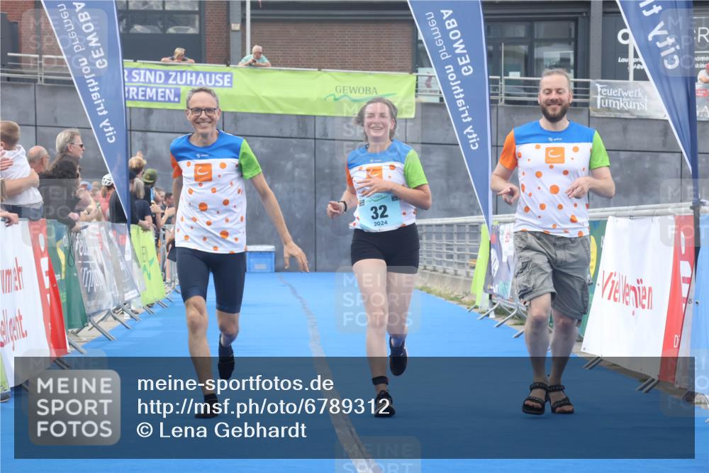 11.08.2024 - GEWOBA Citytriathlon Bremen Lena Gebhardt http://msf.ph/oto/6789312 11.08.2024 11:27:01 Ziel 32, 44 meine-sportfotos.de