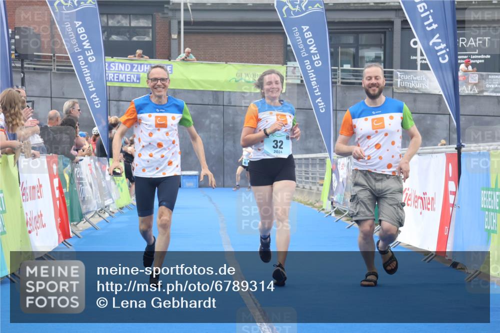 11.08.2024 - GEWOBA Citytriathlon Bremen Lena Gebhardt http://msf.ph/oto/6789314 11.08.2024 11:27:01 Ziel 32, 44 meine-sportfotos.de