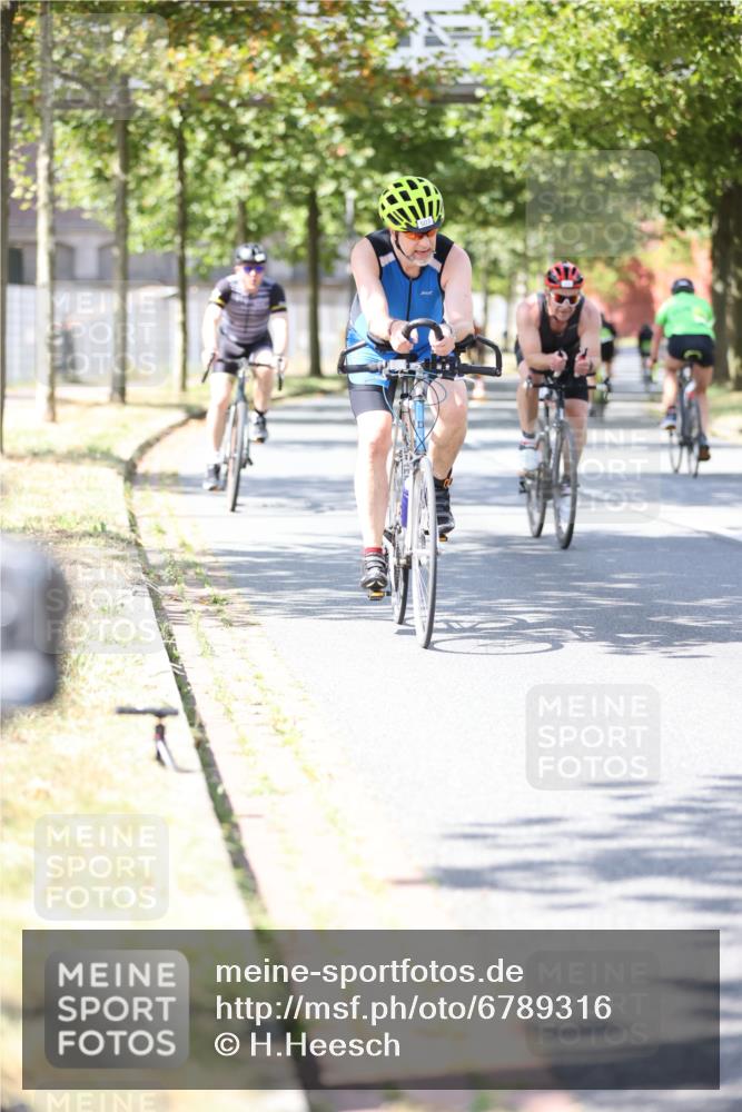 11.08.2024 - GEWOBA Citytriathlon Bremen H.Heesch http://msf.ph/oto/6789316 11.08.2024 13:15:58 Radfahren 276, 361, 362, 421, 503, 515, 524, 536 meine-sportfotos.de