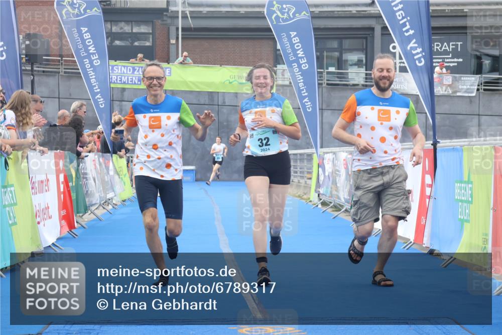 11.08.2024 - GEWOBA Citytriathlon Bremen Lena Gebhardt http://msf.ph/oto/6789317 11.08.2024 11:27:02 Ziel 32, 44 meine-sportfotos.de