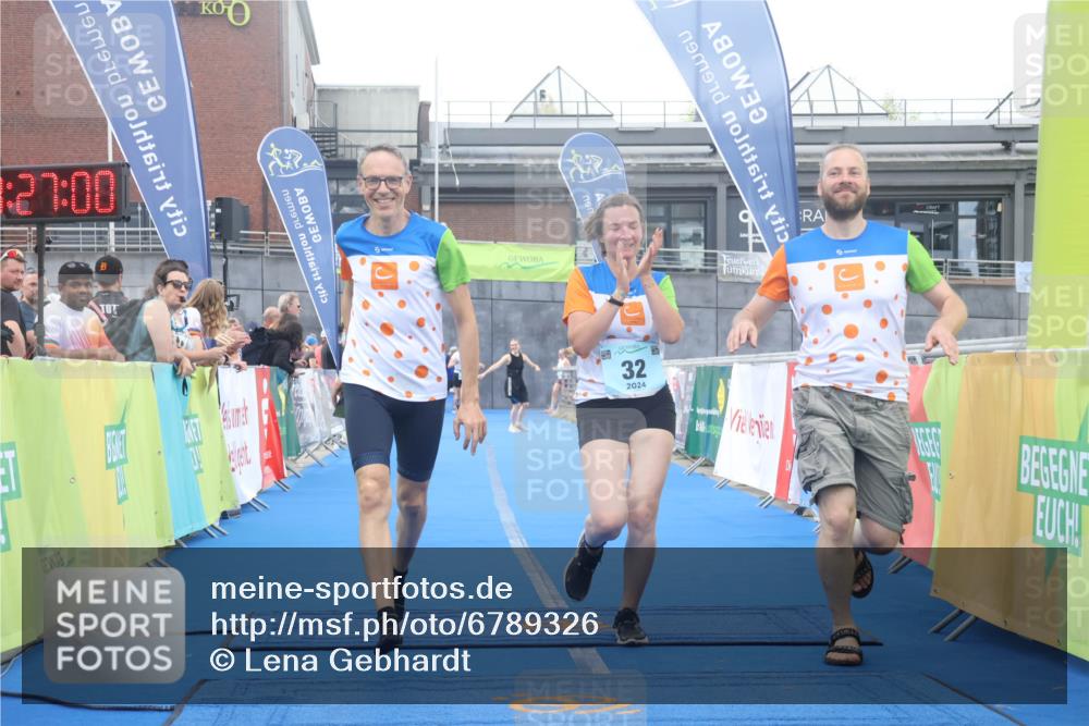 11.08.2024 - GEWOBA Citytriathlon Bremen Lena Gebhardt http://msf.ph/oto/6789326 11.08.2024 11:27:03 Ziel 32, 44 meine-sportfotos.de