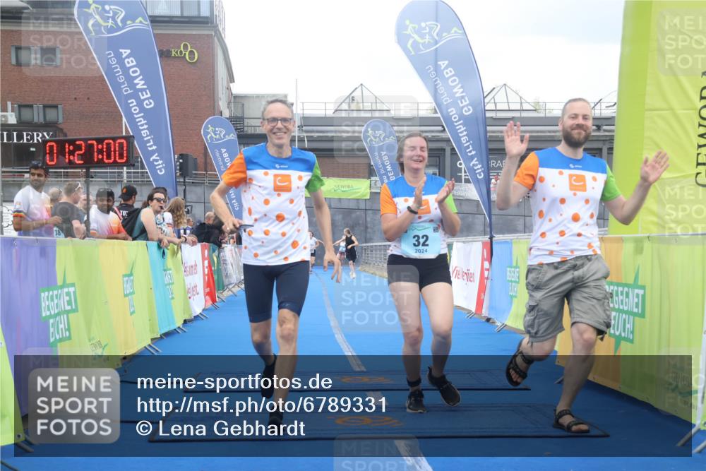 11.08.2024 - GEWOBA Citytriathlon Bremen Lena Gebhardt http://msf.ph/oto/6789331 11.08.2024 11:27:03 Ziel 32, 44 meine-sportfotos.de