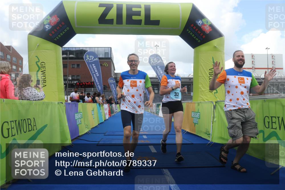 11.08.2024 - GEWOBA Citytriathlon Bremen Lena Gebhardt http://msf.ph/oto/6789337 11.08.2024 11:27:04 Ziel 32, 44 meine-sportfotos.de