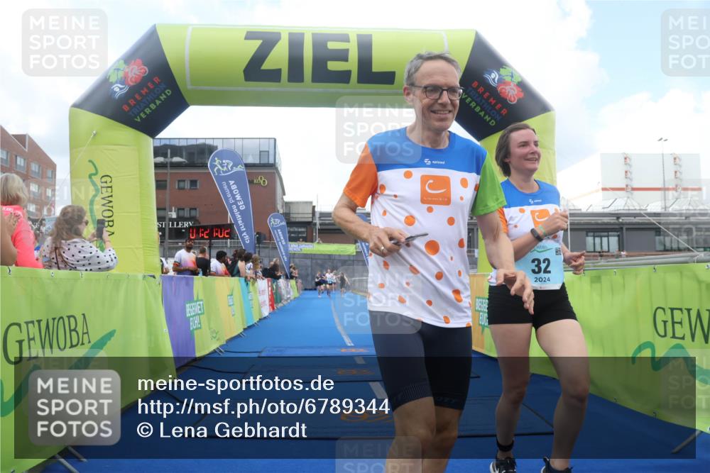 11.08.2024 - GEWOBA Citytriathlon Bremen Lena Gebhardt http://msf.ph/oto/6789344 11.08.2024 11:27:05 Ziel 6, 32, 44 meine-sportfotos.de