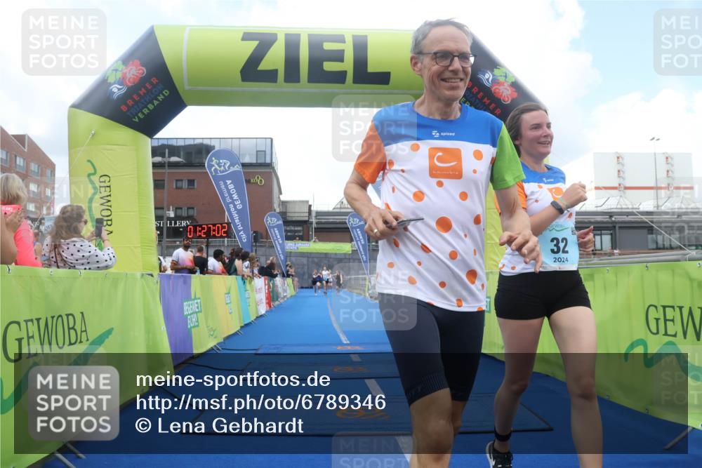 11.08.2024 - GEWOBA Citytriathlon Bremen Lena Gebhardt http://msf.ph/oto/6789346 11.08.2024 11:27:05 Ziel 6, 32, 44 meine-sportfotos.de