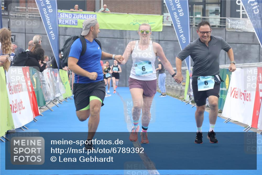11.08.2024 - GEWOBA Citytriathlon Bremen Lena Gebhardt http://msf.ph/oto/6789392 11.08.2024 11:27:13 Ziel 6, 7, 42, 44 meine-sportfotos.de