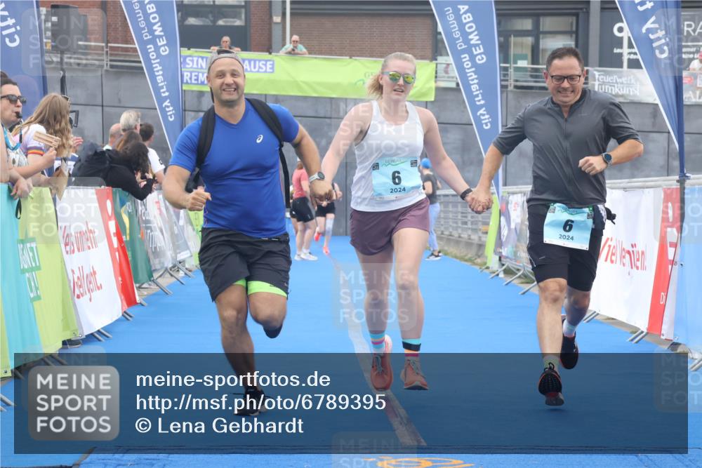 11.08.2024 - GEWOBA Citytriathlon Bremen Lena Gebhardt http://msf.ph/oto/6789395 11.08.2024 11:27:14 Ziel 6, 7, 42, 44 meine-sportfotos.de