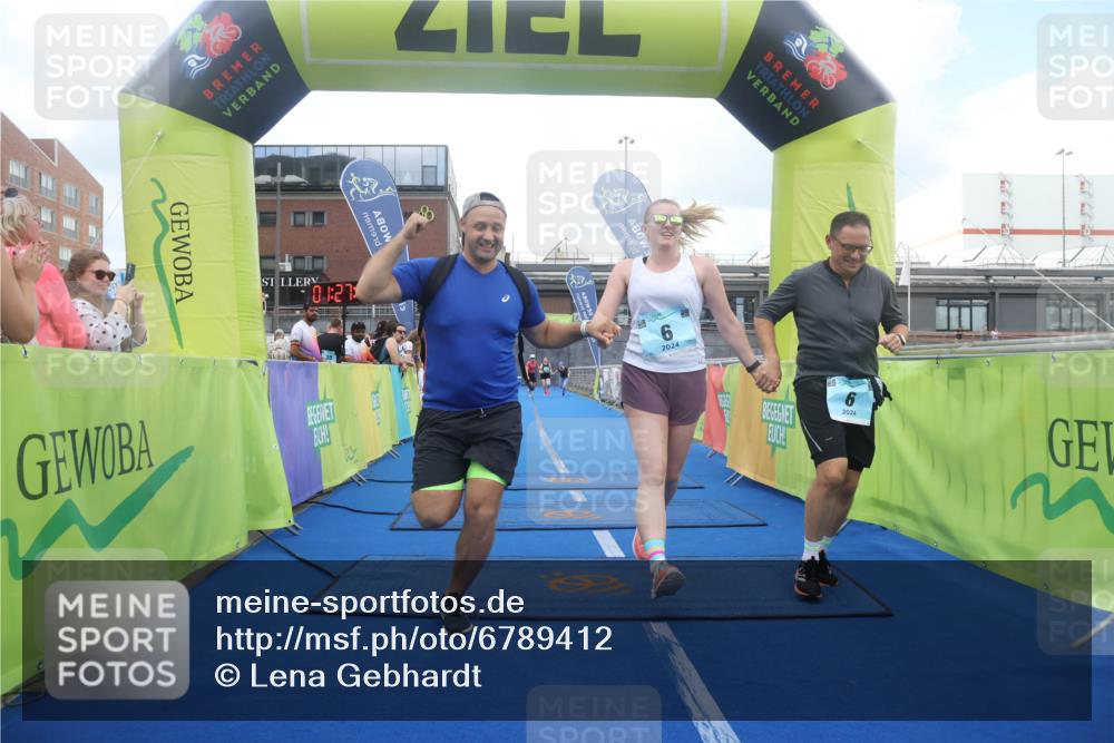 11.08.2024 - GEWOBA Citytriathlon Bremen Lena Gebhardt http://msf.ph/oto/6789412 11.08.2024 11:27:16 Ziel 6, 7, 42, 44 meine-sportfotos.de