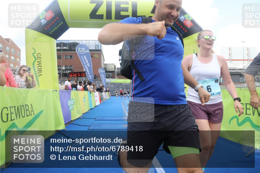 11.08.2024 - GEWOBA Citytriathlon Bremen Lena Gebhardt http://msf.ph/oto/6789418 11.08.2024 11:27:16 Ziel 6, 7, 42, 44 meine-sportfotos.de