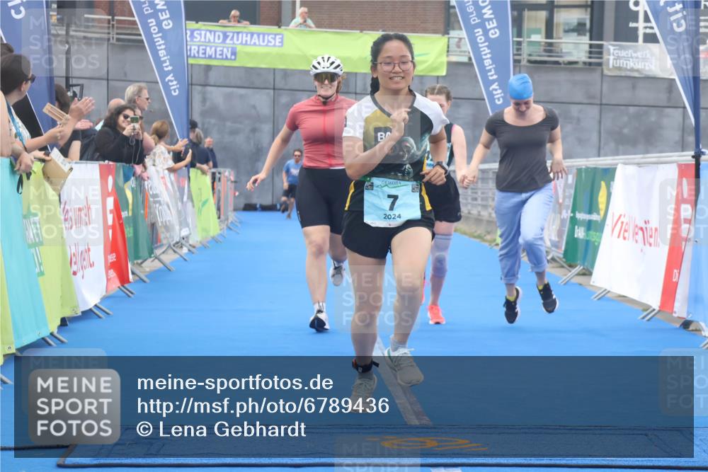 11.08.2024 - GEWOBA Citytriathlon Bremen Lena Gebhardt http://msf.ph/oto/6789436 11.08.2024 11:27:22 Ziel 6, 7, 42 meine-sportfotos.de