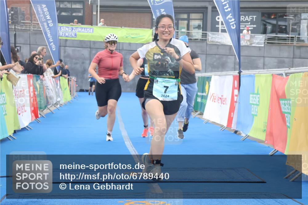 11.08.2024 - GEWOBA Citytriathlon Bremen Lena Gebhardt http://msf.ph/oto/6789440 11.08.2024 11:27:22 Ziel 6, 7, 42 meine-sportfotos.de