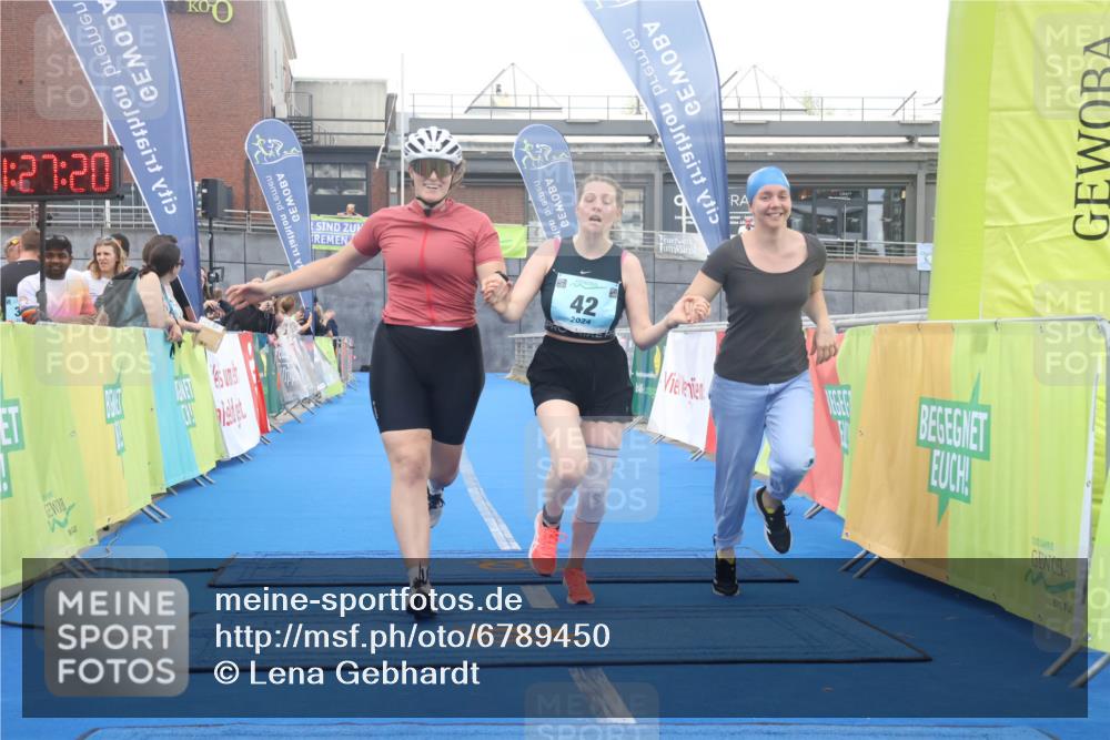 11.08.2024 - GEWOBA Citytriathlon Bremen Lena Gebhardt http://msf.ph/oto/6789450 11.08.2024 11:27:24 Ziel 7, 42 meine-sportfotos.de
