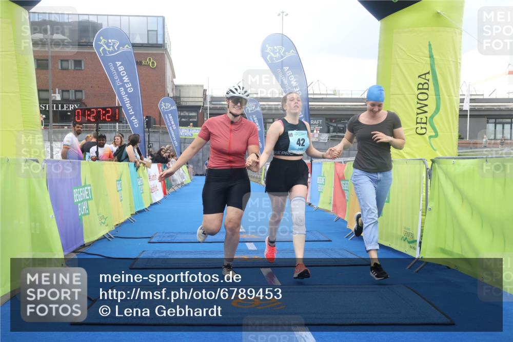 11.08.2024 - GEWOBA Citytriathlon Bremen Lena Gebhardt http://msf.ph/oto/6789453 11.08.2024 11:27:24 Ziel 7, 42 meine-sportfotos.de