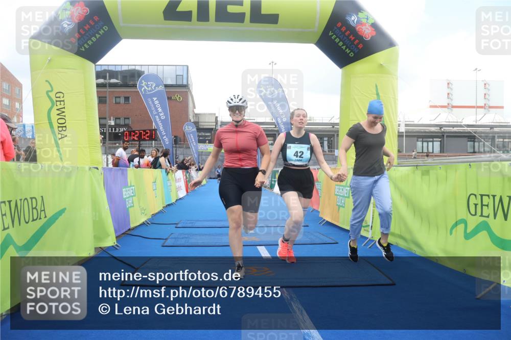 11.08.2024 - GEWOBA Citytriathlon Bremen Lena Gebhardt http://msf.ph/oto/6789455 11.08.2024 11:27:24 Ziel 7, 42 meine-sportfotos.de
