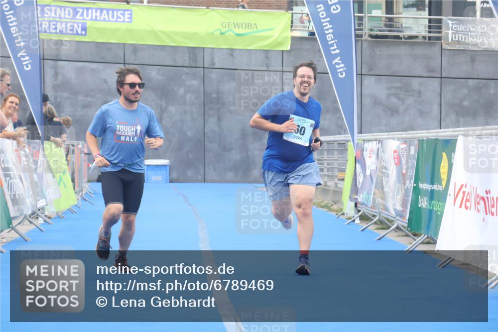 11.08.2024 - GEWOBA Citytriathlon Bremen Lena Gebhardt http://msf.ph/oto/6789469 11.08.2024 11:27:30 Ziel 7, 42 meine-sportfotos.de