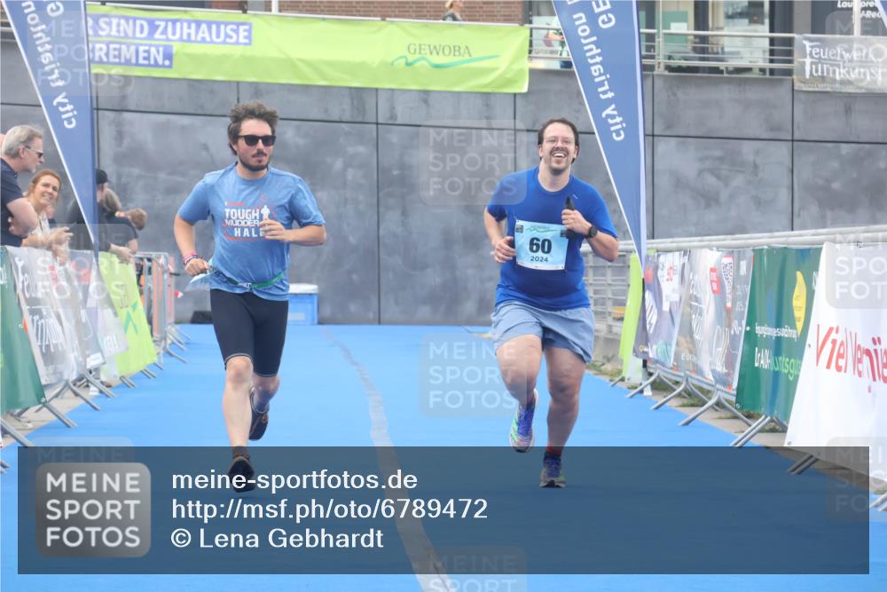 11.08.2024 - GEWOBA Citytriathlon Bremen Lena Gebhardt http://msf.ph/oto/6789472 11.08.2024 11:27:30 Ziel 7, 42 meine-sportfotos.de